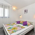 House 2186 *