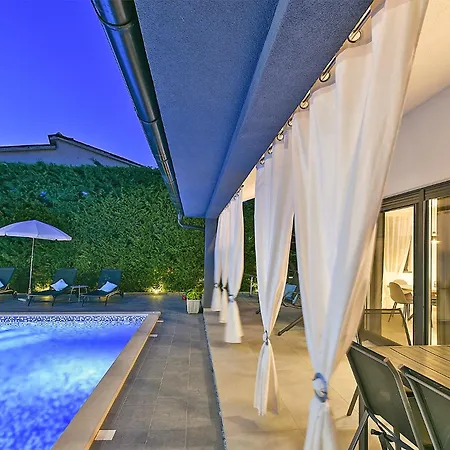 Nyaraló House 2186 Galižana