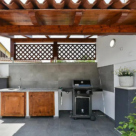 House 2186 Nyaraló *