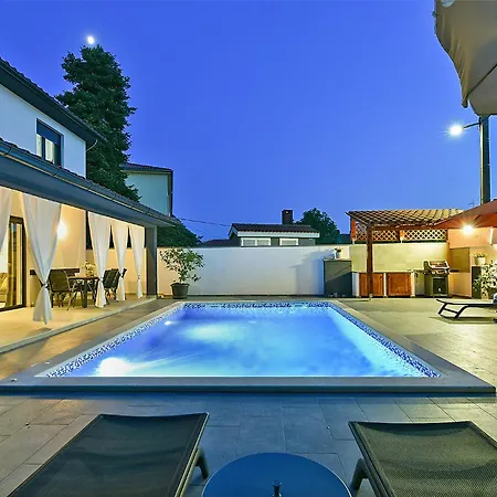 Nyaraló House 2186 Galižana