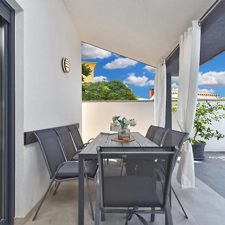 House 2186 Galižana