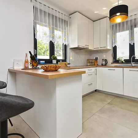 House 2186 * Galižana