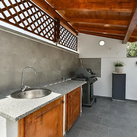 House 2186 Nyaraló *