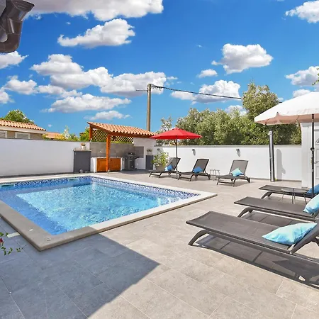 House 2186 * Galižana