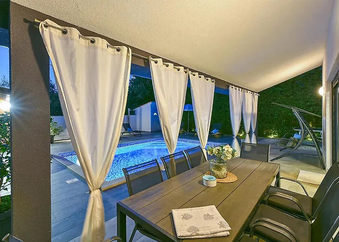 House 2186 Galižana