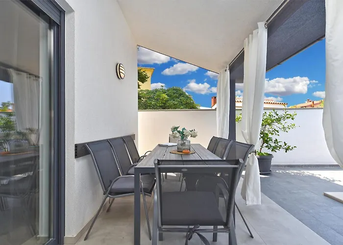 House 2186 Galižana