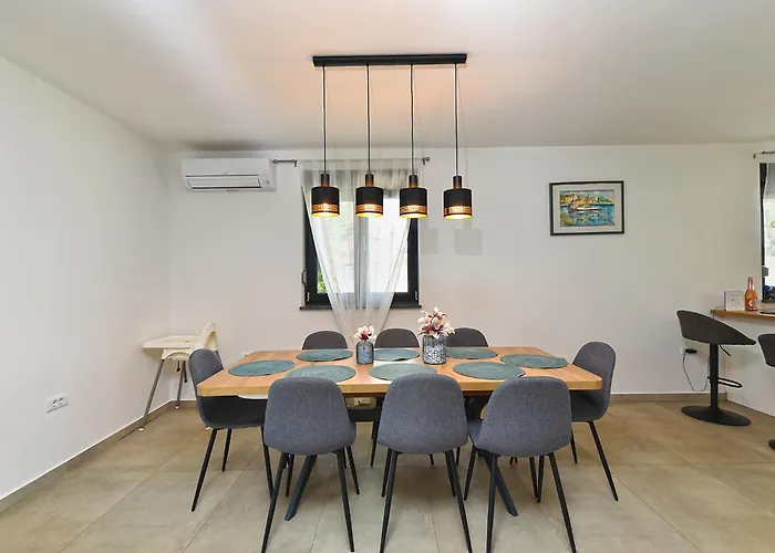 House 2186 Galižana